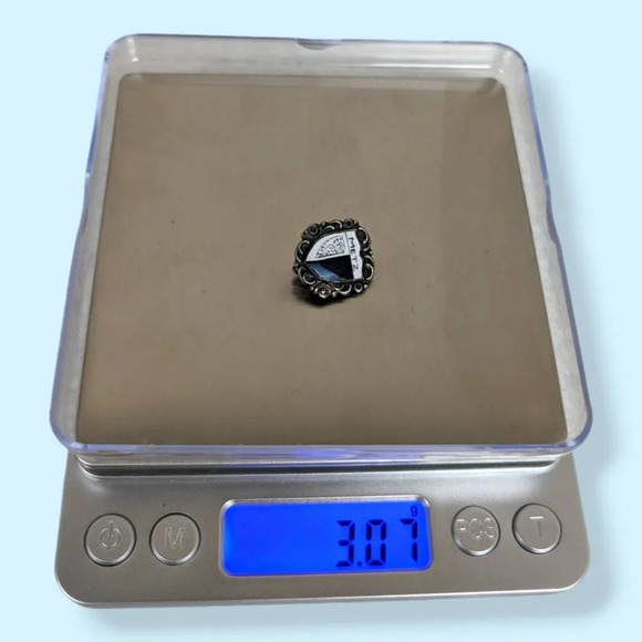 Vintage Metz Crest Brooch - Picture 5 of 5